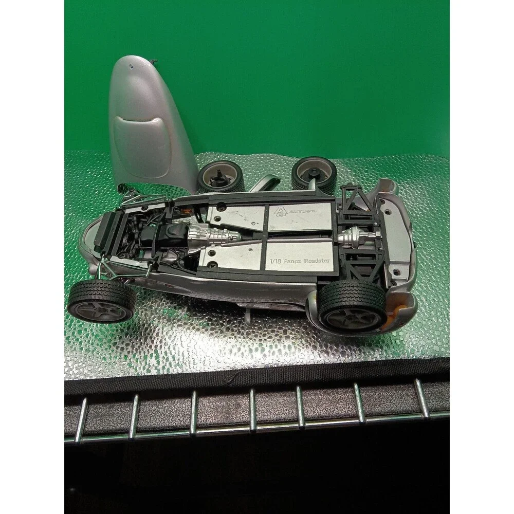 Panoz AIV Roadster Silver 1/18 AutoArt Performance Diecast as is
